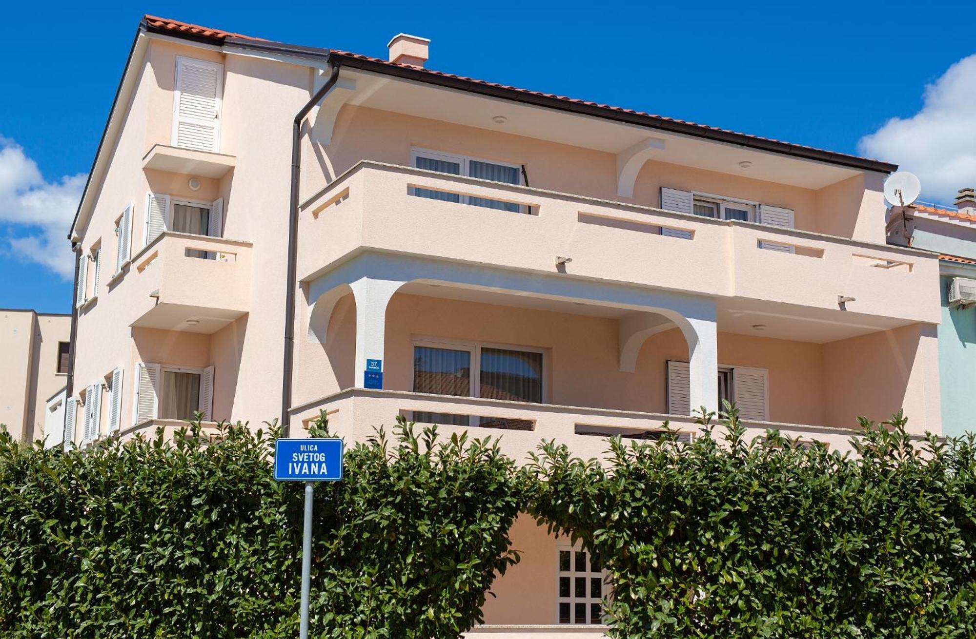 Apartmani Assa Krk Krk Town Exterior photo