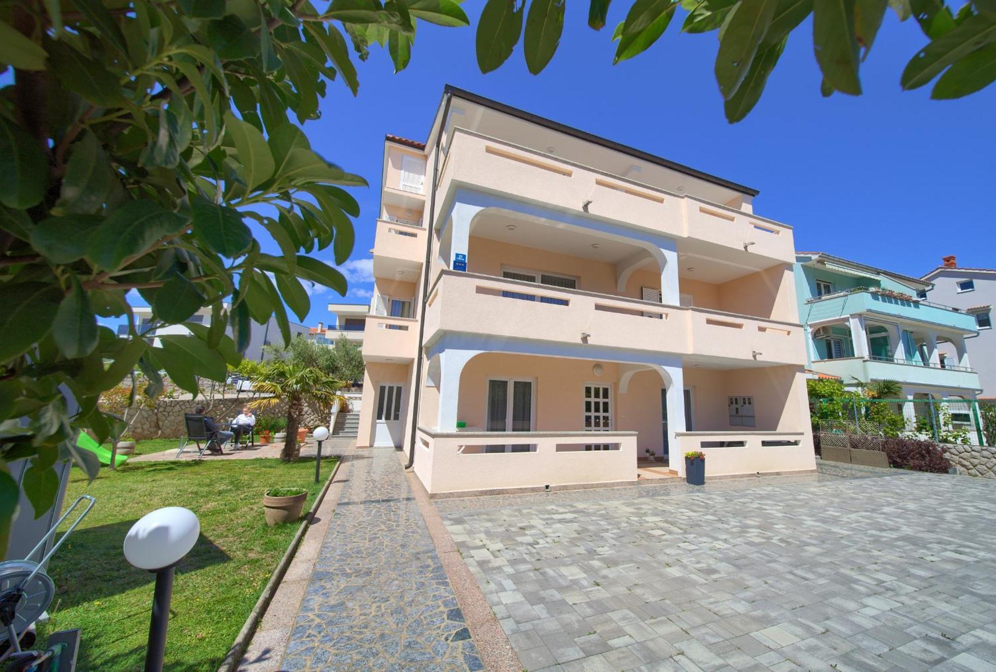 Apartmani Assa Krk Krk Town Exterior photo